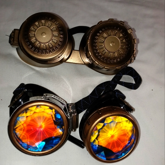 steampunk Accessories - Pair of Unisex Steampunk Goggles.